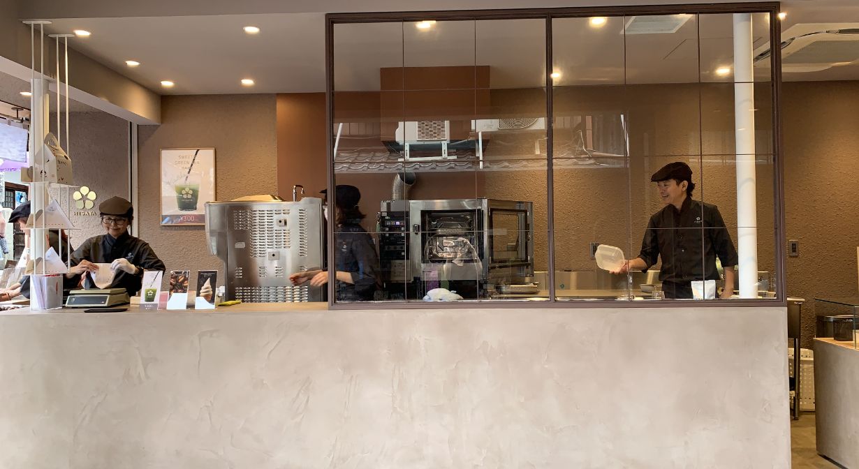 グルメな方も納得の専門店|東京麻布 焼き栗 カフェ